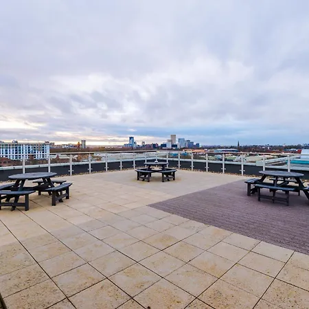 The Sunset - Modern 2 Bed Cityview Haven In Centre. Perfect For Family, Business And Leisure Stays *