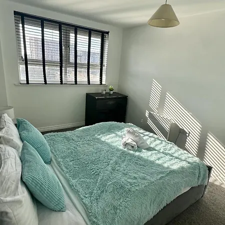 Apartman Lux Livin' - Luxury 2 Bed With Free Parking *
