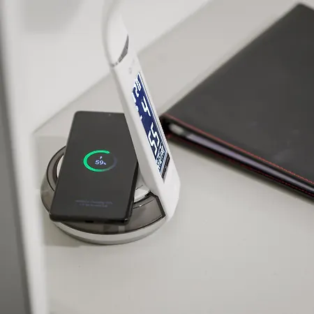 Stylish & Spacious Salford Quays One Bedroom High Floor With Balcony Manchester