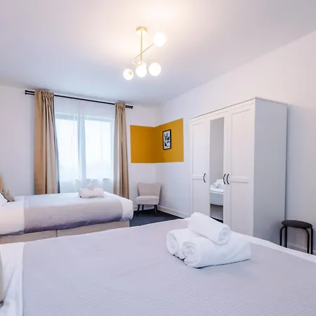 Elm , Collection Of Available Near Media , Free Parking Appartement