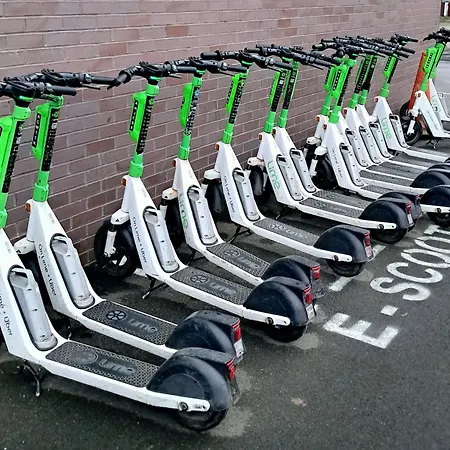 5mins Jd Gym Supermarket Retail M60 Centre Salford Queys Media Manchester