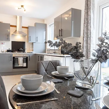 Entire 3 Bedrooms Away From In Salford Manchester