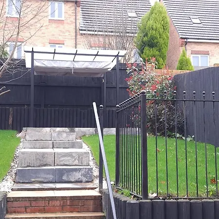 Tropical Sun Homes - Beautiful Spacious 3 Bed In A Serene Environment With Free Parking For 2 Cars Dom wakacyjny *