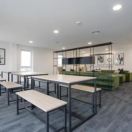 شقة Luxury Mcr 2bed,2bath Apartment- Location! مانشستر