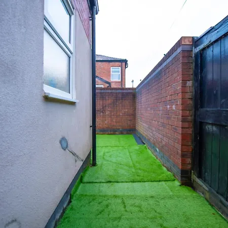 Lovely + Free Parking Holiday home *