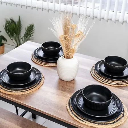 6 Guests - 3 Bedrooms - Free Wi-fi -