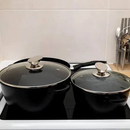 Charming 1 Bedroom In The Heart Of Close To Centre And Etihad Stadium Apartment