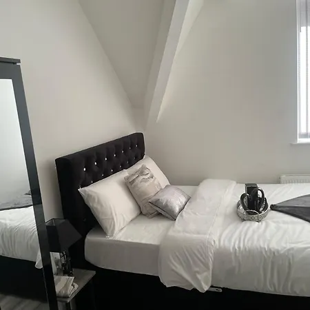 Charming 1 Bedroom In The Heart Of Close To Centre And Etihad Stadium Apartment