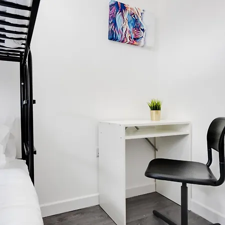 Dazzling & Modern 4bd - Coop Live - Etihad - Parking * Manchester