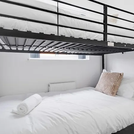 度假居 Dazzling & Modern 4bd - Coop Live - Etihad - Parking