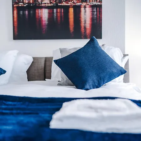 Feriehus Fun & Spacious 3Bed L Pool Table & Pingpong Table *