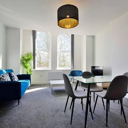 Апартаменты Free Parking - Beautiful 2-br Flat In