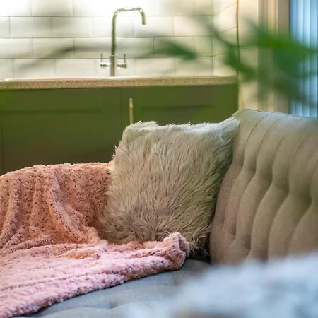 Marsh Lux 2 مانشستر