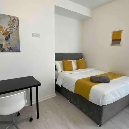 Free Parking - Near Coop Live, Etihad - Comfy 3-bed House In Manchester