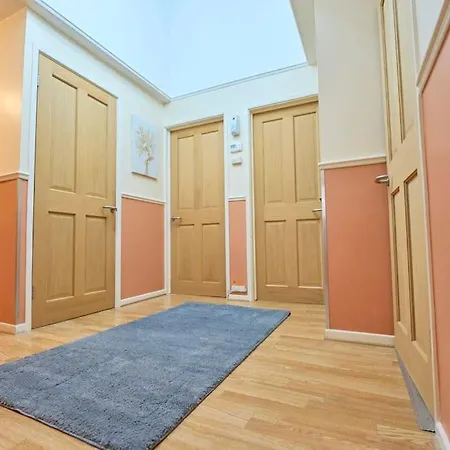 Bespoke Salford Quays - Garden, Wifi And Parking マンチェスター