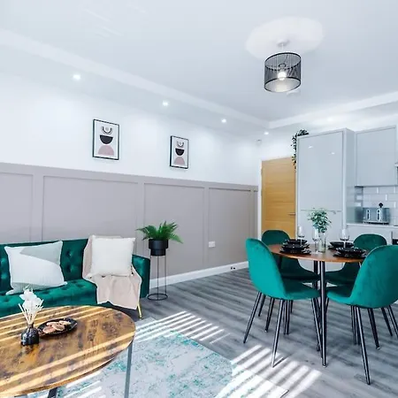 Heart Of Didsbury Luxury 2 Bed By Hass Haus Manchester