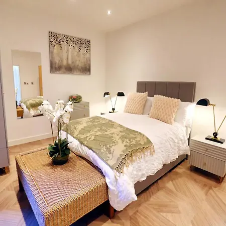 Apartment Renovated Flat With King Bed In The Heart Of Manc - Pass The Keys *