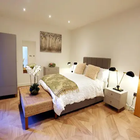 Renovated Flat With King Bed In The Heart Of Manc - Pass The Keys Apartment *