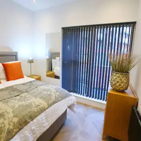 شقة Pass The Keys Large Flat Walk To Centre In 5 Mins مانشستر
