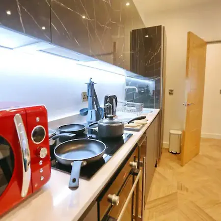 Cosy Retreat - Steps From Spinningfields - Pass The Keys Manchester