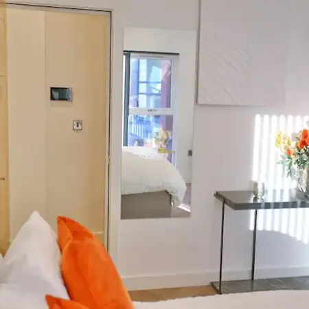 شقة Pass The Keys Large Flat Walk To Centre In 5 Mins مانشستر