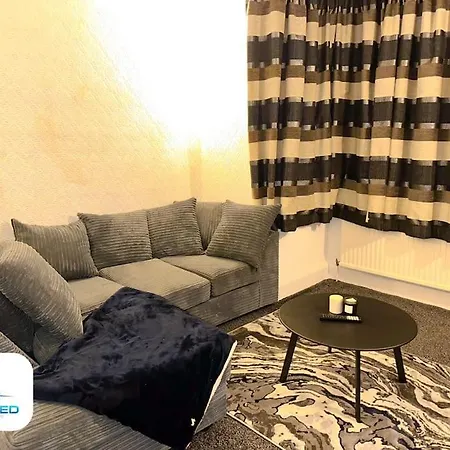 Large House - Relocation - Families Дом отдыха