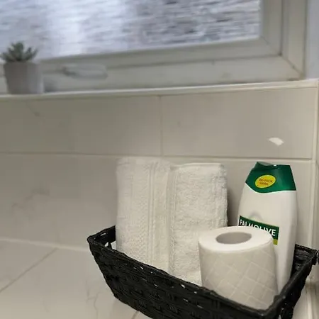 בית נופש Salford 2-bed - Near Uni & Mcr Centre