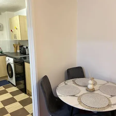 Salford 2-bed - Near Uni & Mcr Centre