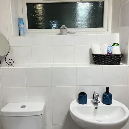 Salford 2-bed - Near Uni & Mcr Centre * מנצ'סטר
