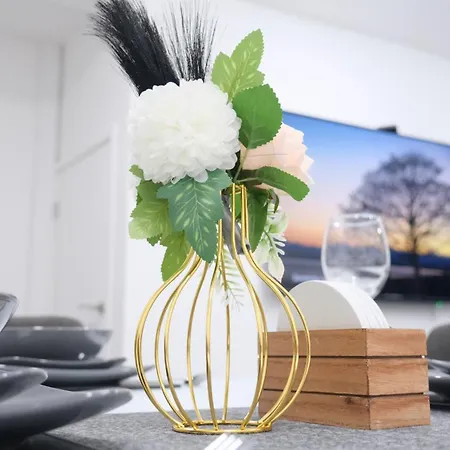 Nyaraló Etihcity - 3 Bedroom Semi - Free Parking Near Etihad Stadium, Tourist Attractions, Centre, Transport And Motorway Links Next To Mcdonald's - Sky N Netflix Manchester