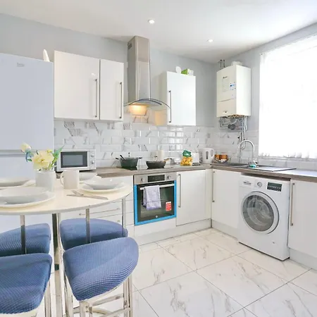 Holiday home Pass The Keys 5 Min Walk Free Parking Coop Live And Ethiad Arena