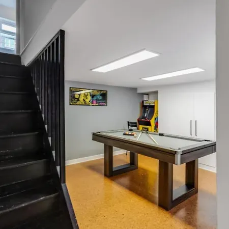 펜션 Elegant From 맨체스터