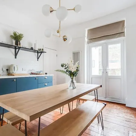 Holiday home Elegant From Manchester