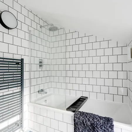 Holiday home Elegant From Manchester