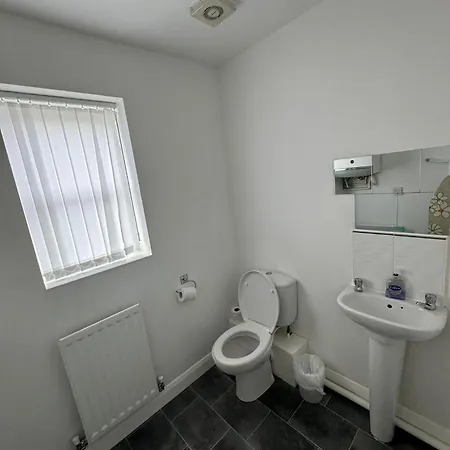 Semesterbostad Sleeps5-netflix-parkg-near Center Etihad *
