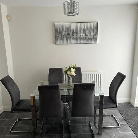 Casa de Férias Sleeps5-netflix-parkg-near Center Etihad *