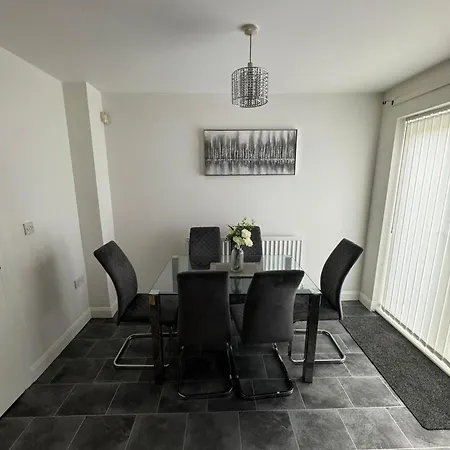Semesterbostad Sleeps5-netflix-parkg-near Center Etihad Manchester