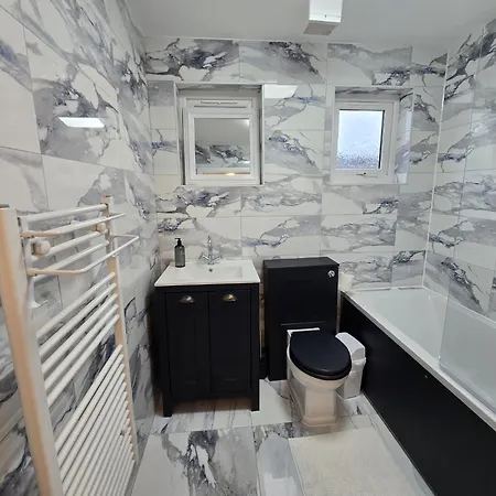 アパート New 2 Bedroom In - Stretford - Old Trafford Close To Football-cricket Ground & Centre マンチェスター