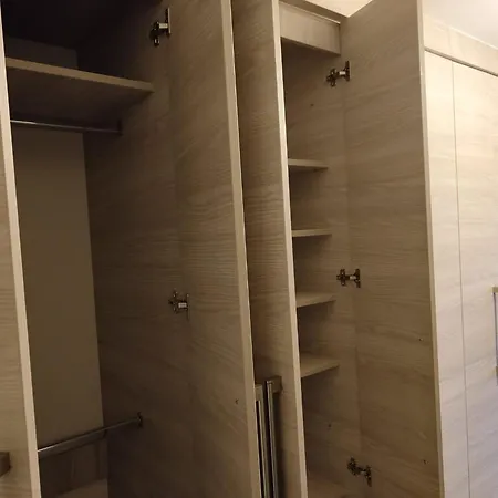 New 2 Bedroom In - Stretford - Old Trafford Close To Football-cricket Ground & Centre דירה *