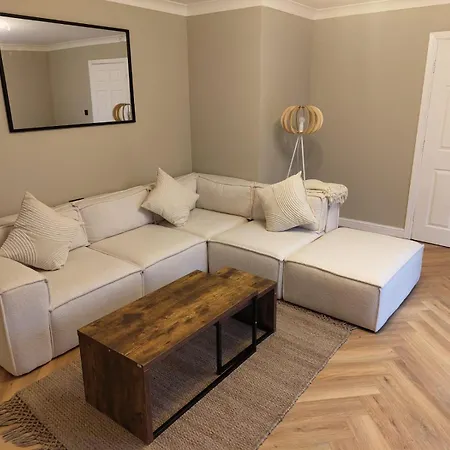 아파트 New 2 Bedroom In - Stretford - Old Trafford Close To Football-cricket Ground & Centre