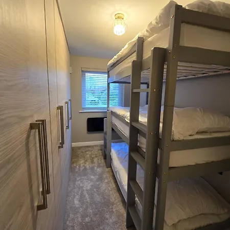 New 2 Bedroom In - Stretford - Old Trafford Close To Football-cricket Ground & Centre 아파트 *