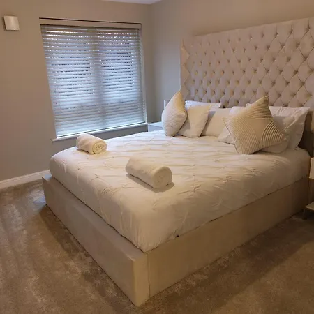 아파트 New 2 Bedroom In - Stretford - Old Trafford Close To Football-cricket Ground & Centre