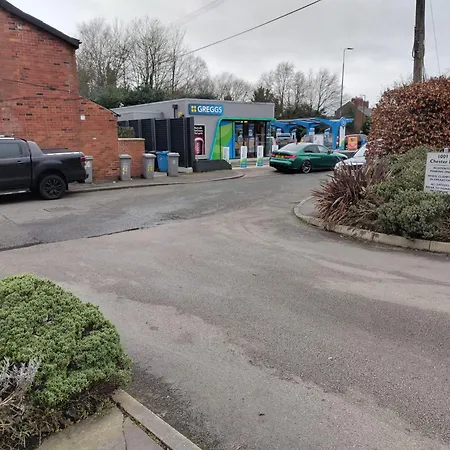 New 2 Bedroom In - Stretford - Old Trafford Close To Football-cricket Ground & Centre マンチェスター