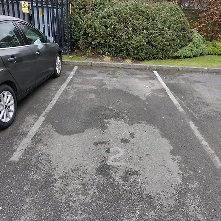 New 2 Bedroom In - Stretford - Old Trafford Close To Football-cricket Ground & Centre マンチェスター