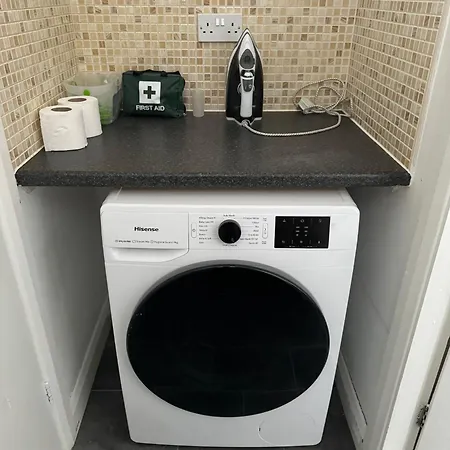 Ferienhaus Sleeps5-netflix-parking-near Centre-etihad-coop Live *