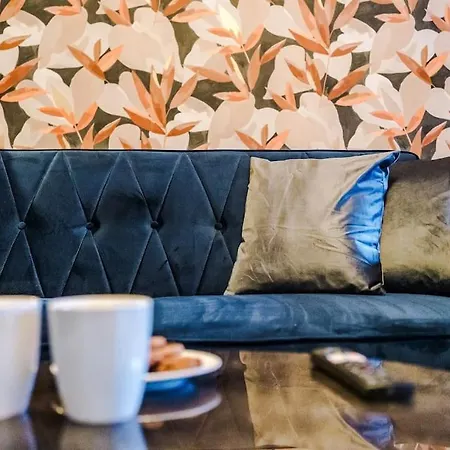 Дом отдыха Salford Sanctuary 5 Bed House *