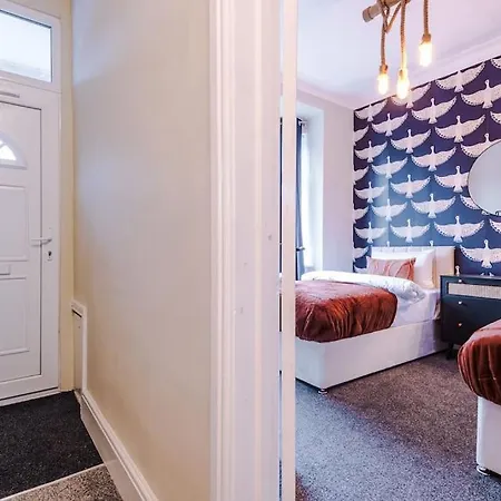 Дом отдыха Salford Sanctuary 5 Bed House *