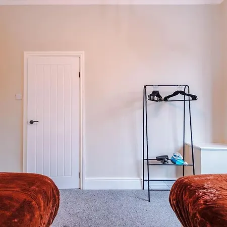 Дом отдыха Salford Sanctuary 5 Bed House