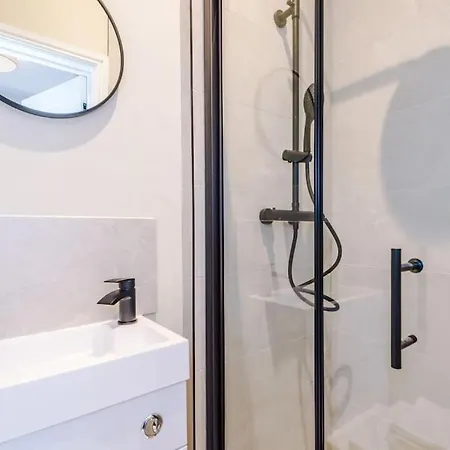 別荘 Salford Sanctuary 5 Bed House