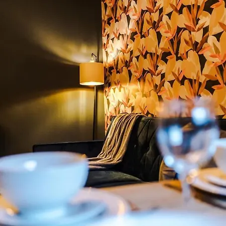 Salford Sanctuary 5 Bed House *